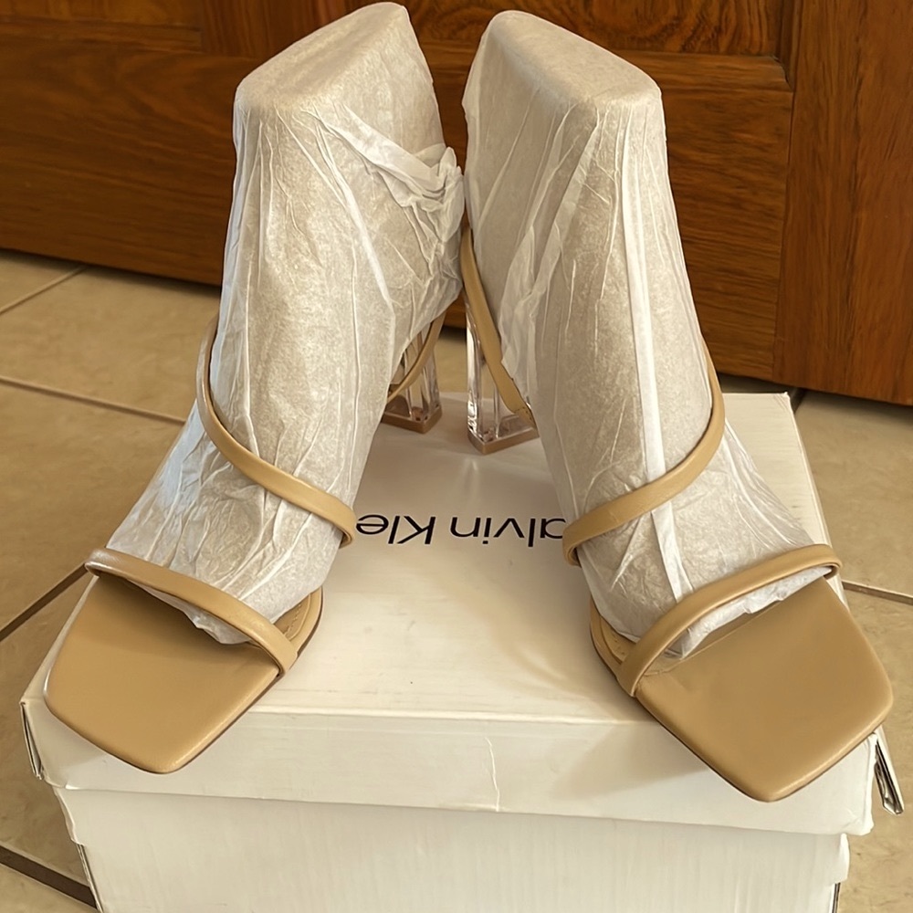 NWT Calvin Klein Dina Acrylic Heel Leather Sandals!!